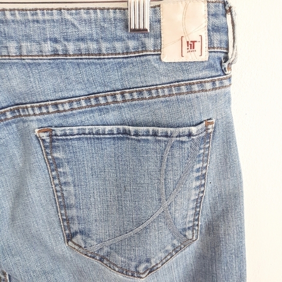 !IT Straight Leg/ Mid/High Rise Light Wash Jeans Size 32 Euc - Picture 4 of 11